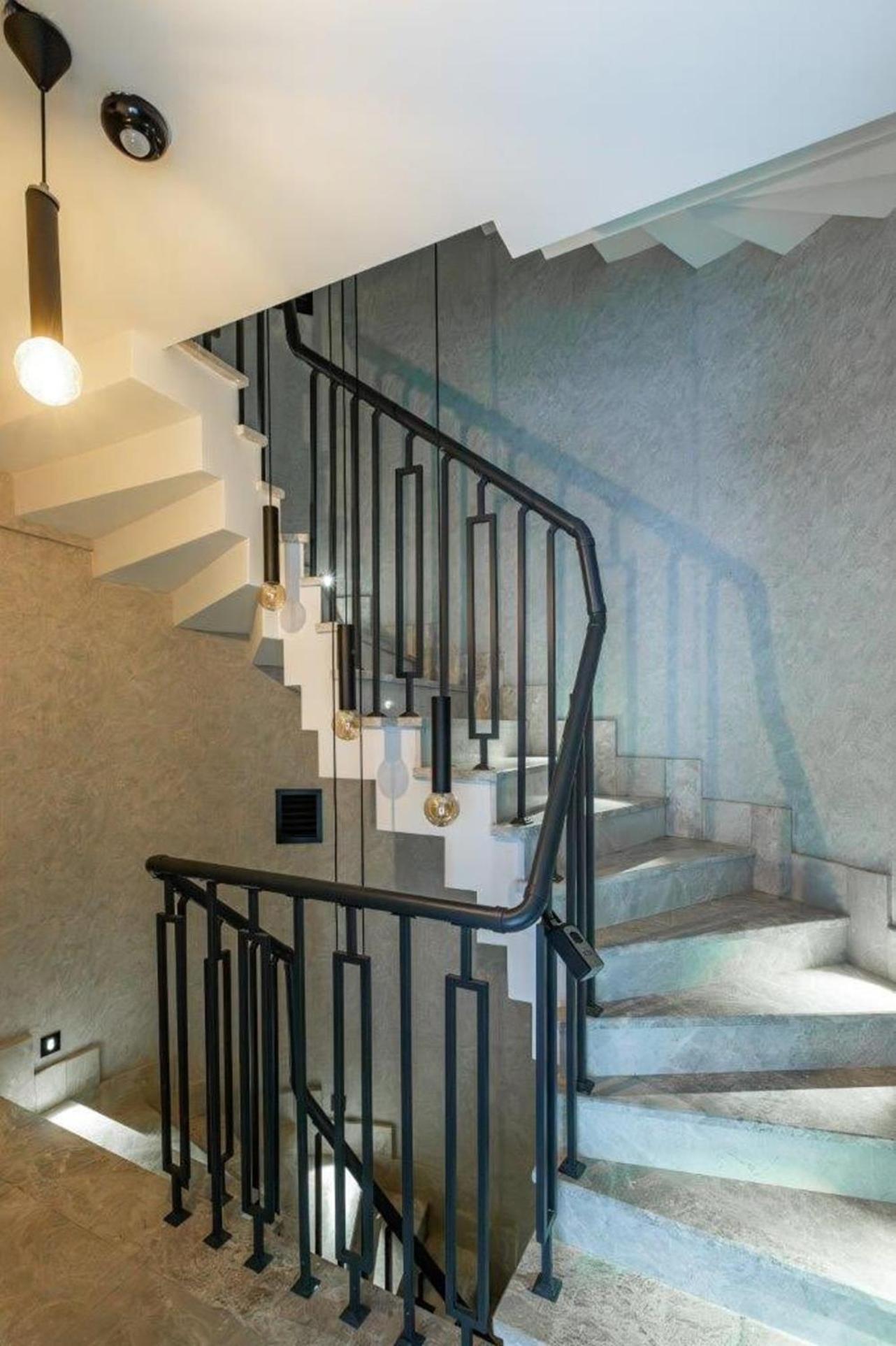 Cozy Bright Wparking 2bd1bath Home!#338 Appartamento