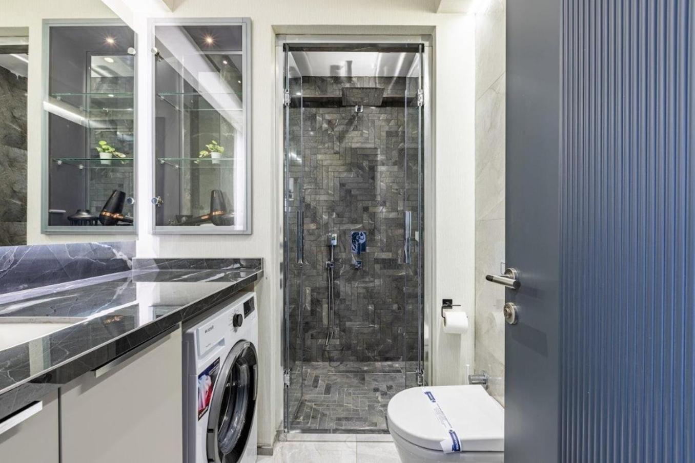 Daire Cozy Bright Wparking 2bd1bath Home!#338 *